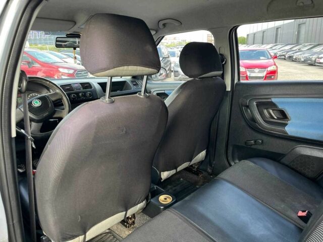 Сірий Шкода Фабія, об'ємом двигуна 1.2 л та пробігом 377 тис. км за 2640 $, фото 16 на Automoto.ua