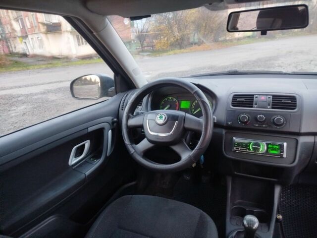 Серый Шкода Фабия, объемом двигателя 1.2 л и пробегом 143 тыс. км за 4500 $, фото 22 на Automoto.ua