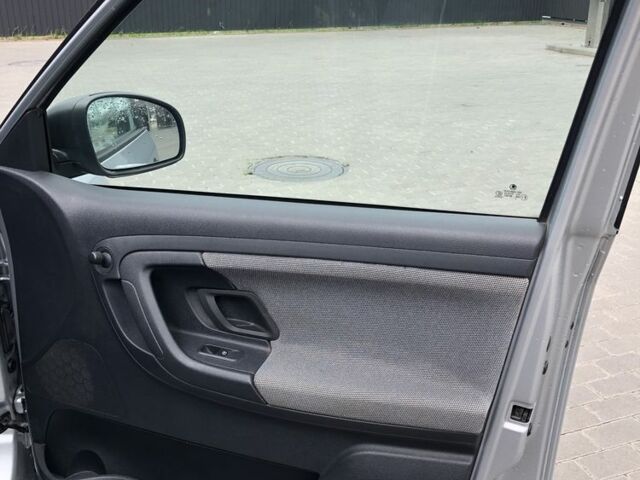 Серый Шкода Фабия, объемом двигателя 1.2 л и пробегом 209 тыс. км за 4799 $, фото 15 на Automoto.ua