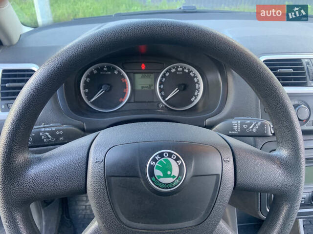 Сірий Шкода Фабія, об'ємом двигуна 1.2 л та пробігом 84 тис. км за 5700 $, фото 26 на Automoto.ua