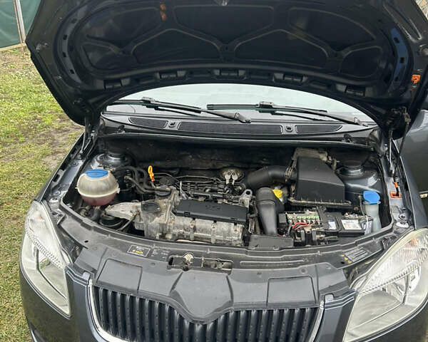 Серый Шкода Фабия, объемом двигателя 1.2 л и пробегом 212 тыс. км за 5245 $, фото 13 на Automoto.ua