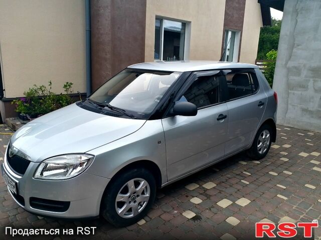 Серый Шкода Фабия, объемом двигателя 1.2 л и пробегом 330 тыс. км за 3600 $, фото 6 на Automoto.ua