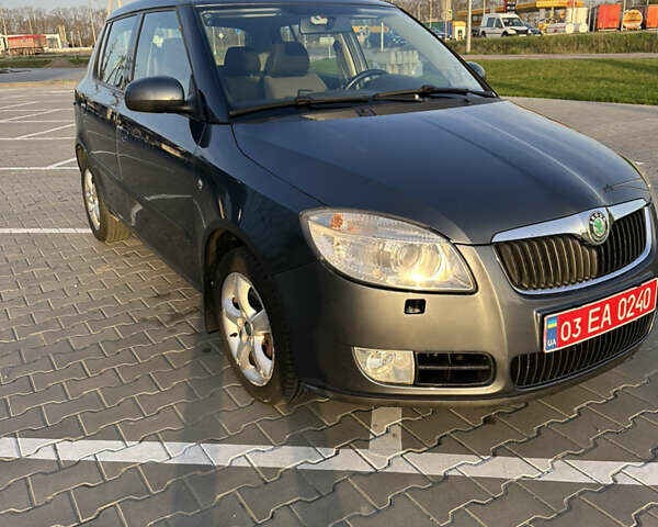 Серый Шкода Фабия, объемом двигателя 1.2 л и пробегом 111 тыс. км за 4400 $, фото 7 на Automoto.ua