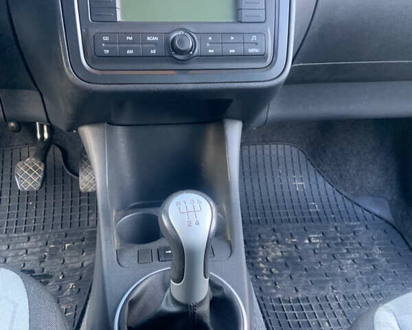 Сірий Шкода Фабія, об'ємом двигуна 1.2 л та пробігом 84 тис. км за 5700 $, фото 25 на Automoto.ua