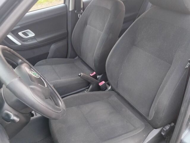 Серый Шкода Фабия, объемом двигателя 1.2 л и пробегом 143 тыс. км за 4500 $, фото 17 на Automoto.ua