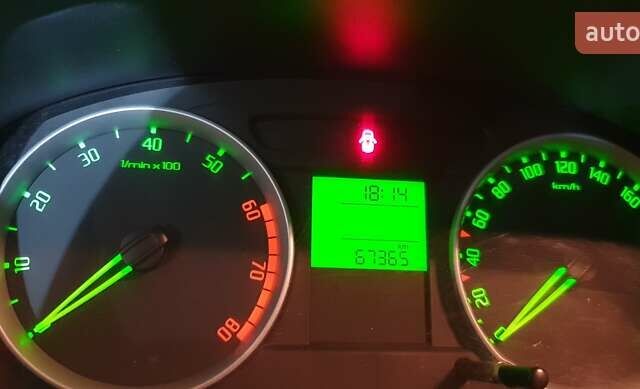 Серый Шкода Фабия, объемом двигателя 1.39 л и пробегом 67 тыс. км за 5500 $, фото 8 на Automoto.ua