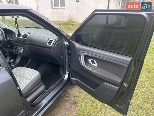 Серый Шкода Фабия, объемом двигателя 1.2 л и пробегом 212 тыс. км за 5245 $, фото 16 на Automoto.ua