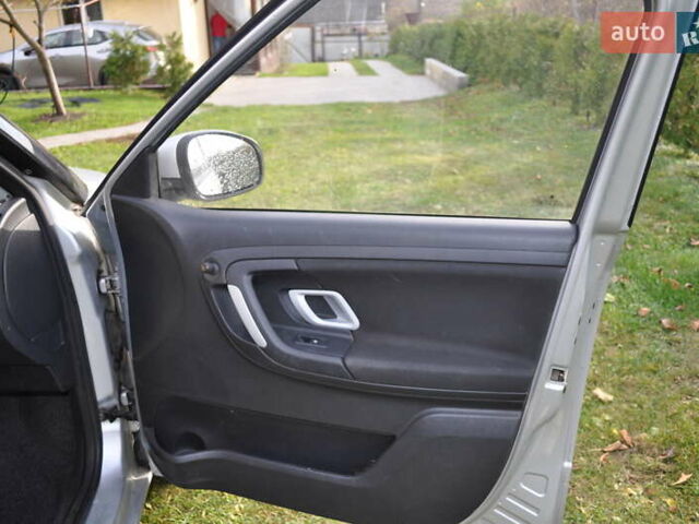 Сірий Шкода Фабія, об'ємом двигуна 1.39 л та пробігом 246 тис. км за 4300 $, фото 8 на Automoto.ua