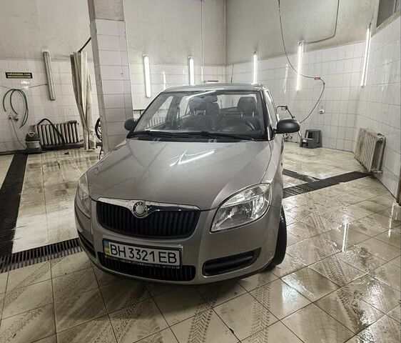 Сірий Шкода Фабія, об'ємом двигуна 0 л та пробігом 146 тис. км за 4950 $, фото 1 на Automoto.ua