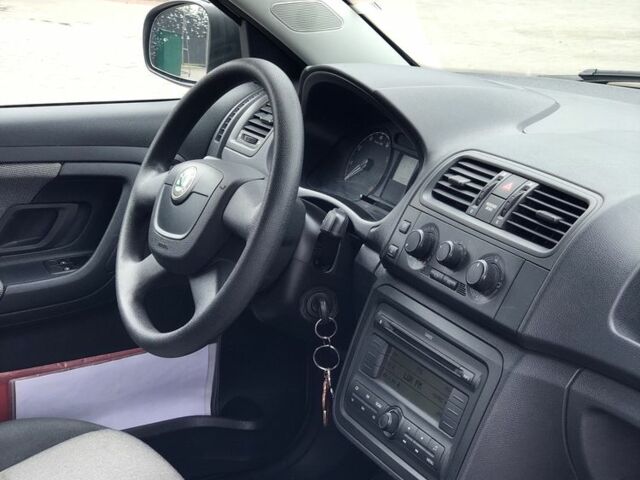 Серый Шкода Фабия, объемом двигателя 1.2 л и пробегом 209 тыс. км за 4799 $, фото 14 на Automoto.ua