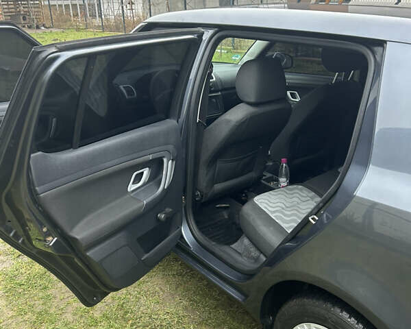 Серый Шкода Фабия, объемом двигателя 1.2 л и пробегом 212 тыс. км за 5245 $, фото 20 на Automoto.ua