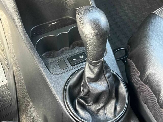 Сірий Шкода Фабія, об'ємом двигуна 1.2 л та пробігом 377 тис. км за 2640 $, фото 5 на Automoto.ua