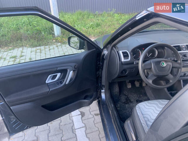 Сірий Шкода Фабія, об'ємом двигуна 1.2 л та пробігом 84 тис. км за 5700 $, фото 23 на Automoto.ua