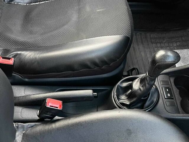 Сірий Шкода Фабія, об'ємом двигуна 1.2 л та пробігом 377 тис. км за 2640 $, фото 11 на Automoto.ua