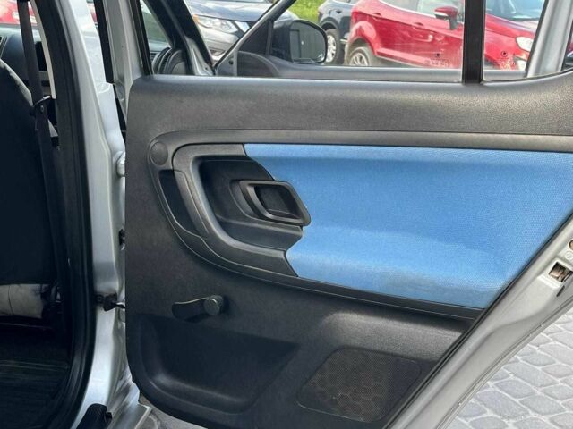 Сірий Шкода Фабія, об'ємом двигуна 1.2 л та пробігом 377 тис. км за 2640 $, фото 20 на Automoto.ua