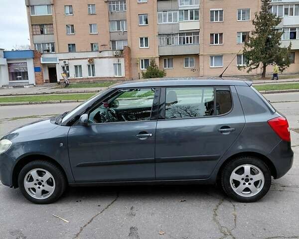 Серый Шкода Фабия, объемом двигателя 1.2 л и пробегом 283 тыс. км за 5000 $, фото 6 на Automoto.ua