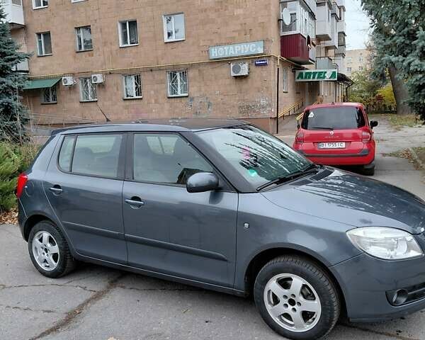 Серый Шкода Фабия, объемом двигателя 1.2 л и пробегом 283 тыс. км за 5000 $, фото 3 на Automoto.ua