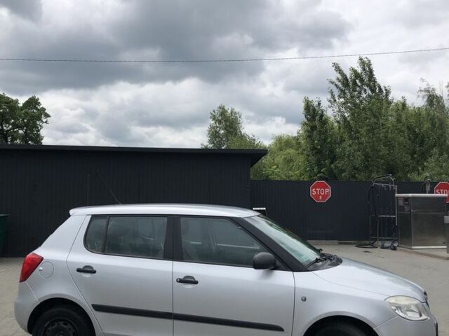 Серый Шкода Фабия, объемом двигателя 1.2 л и пробегом 209 тыс. км за 4799 $, фото 8 на Automoto.ua