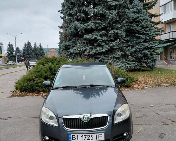 Серый Шкода Фабия, объемом двигателя 1.2 л и пробегом 283 тыс. км за 5000 $, фото 1 на Automoto.ua