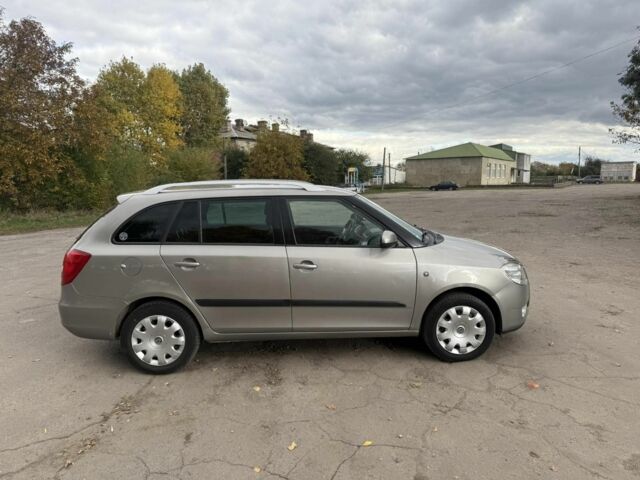 Сірий Шкода Фабія, об'ємом двигуна 1.6 л та пробігом 180 тис. км за 4800 $, фото 1 на Automoto.ua