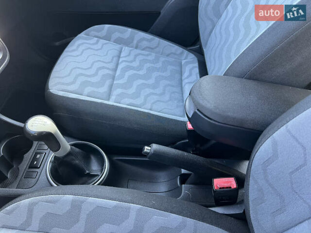 Сірий Шкода Фабія, об'ємом двигуна 1.4 л та пробігом 198 тис. км за 5390 $, фото 43 на Automoto.ua