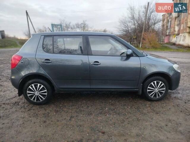 Серый Шкода Фабия, объемом двигателя 1.2 л и пробегом 143 тыс. км за 4500 $, фото 25 на Automoto.ua