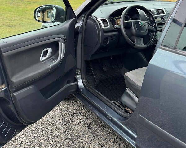 Сірий Шкода Фабія, об'ємом двигуна 1.6 л та пробігом 246 тис. км за 5700 $, фото 16 на Automoto.ua