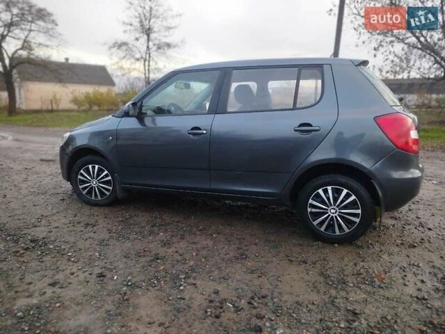 Серый Шкода Фабия, объемом двигателя 1.2 л и пробегом 143 тыс. км за 4500 $, фото 14 на Automoto.ua