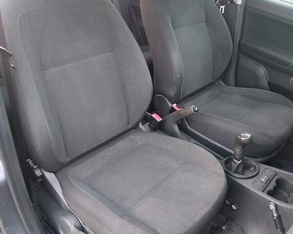 Серый Шкода Фабия, объемом двигателя 1.2 л и пробегом 143 тыс. км за 4500 $, фото 41 на Automoto.ua