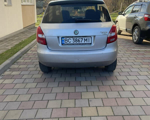 Серый Шкода Фабия, объемом двигателя 1.2 л и пробегом 142 тыс. км за 3900 $, фото 5 на Automoto.ua