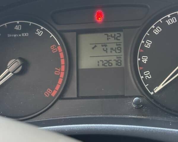Сірий Шкода Фабія, об'ємом двигуна 1.39 л та пробігом 172 тис. км за 4999 $, фото 24 на Automoto.ua