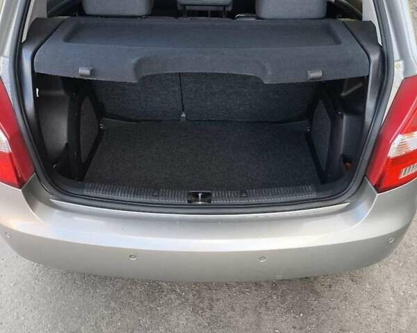 Серый Шкода Фабия, объемом двигателя 1.6 л и пробегом 191 тыс. км за 6300 $, фото 8 на Automoto.ua