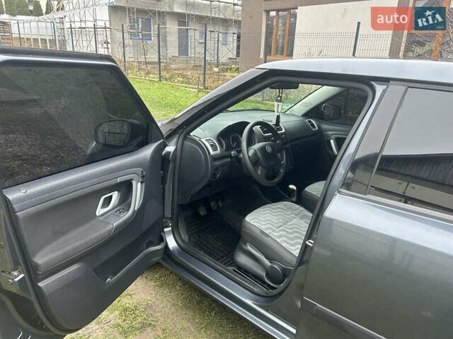 Серый Шкода Фабия, объемом двигателя 1.2 л и пробегом 212 тыс. км за 5245 $, фото 23 на Automoto.ua