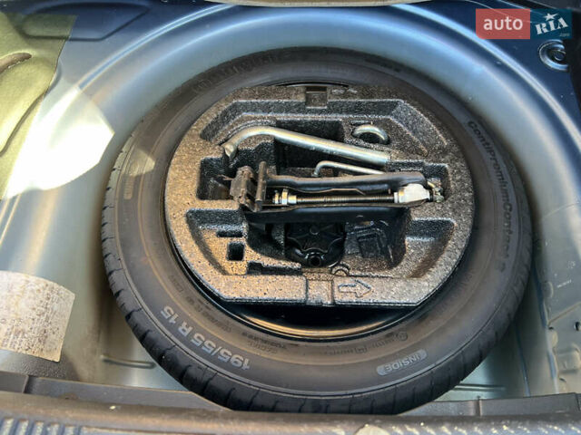 Сірий Шкода Фабія, об'ємом двигуна 1.4 л та пробігом 198 тис. км за 5390 $, фото 61 на Automoto.ua