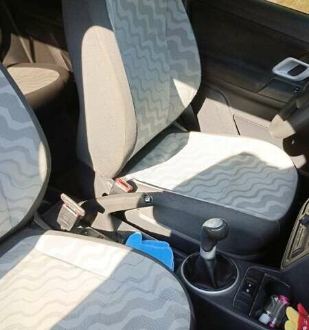 Серый Шкода Фабия, объемом двигателя 1.2 л и пробегом 198 тыс. км за 5500 $, фото 11 на Automoto.ua