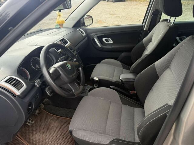 Сірий Шкода Фабія, об'ємом двигуна 1.6 л та пробігом 180 тис. км за 4800 $, фото 7 на Automoto.ua