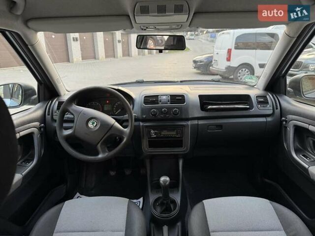 Сірий Шкода Фабія, об'ємом двигуна 1.39 л та пробігом 172 тис. км за 4999 $, фото 23 на Automoto.ua