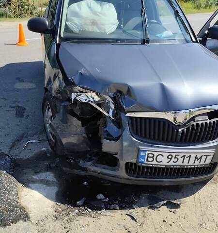 Сірий Шкода Фабія, об'ємом двигуна 1.39 л та пробігом 220 тис. км за 1900 $, фото 1 на Automoto.ua