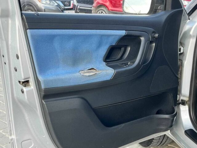 Сірий Шкода Фабія, об'ємом двигуна 1.2 л та пробігом 377 тис. км за 2640 $, фото 9 на Automoto.ua