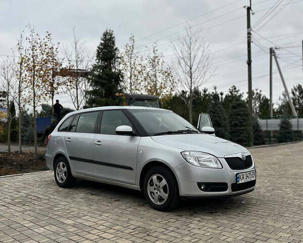 Сірий Шкода Фабія, об'ємом двигуна 1.39 л та пробігом 187 тис. км за 4100 $, фото 3 на Automoto.ua