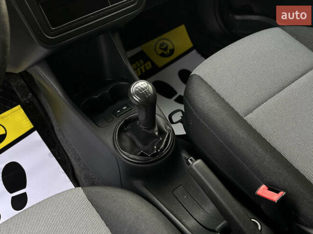 Сірий Шкода Фабія, об'ємом двигуна 1.6 л та пробігом 283 тис. км за 5800 $, фото 13 на Automoto.ua