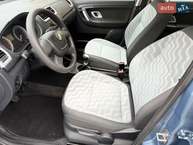 Серый Шкода Фабия, объемом двигателя 1.2 л и пробегом 152 тыс. км за 4500 $, фото 15 на Automoto.ua