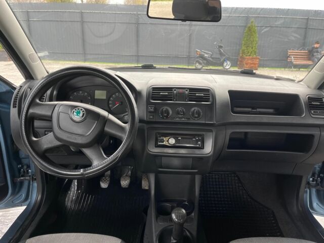 Серый Шкода Фабия, объемом двигателя 1.2 л и пробегом 204 тыс. км за 4100 $, фото 6 на Automoto.ua