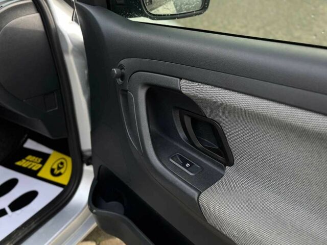 Серый Шкода Фабия, объемом двигателя 1.6 л и пробегом 283 тыс. км за 5800 $, фото 20 на Automoto.ua