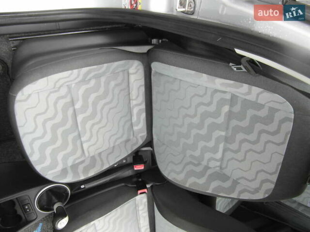 Серый Шкода Фабия, объемом двигателя 1.2 л и пробегом 141 тыс. км за 5900 $, фото 8 на Automoto.ua