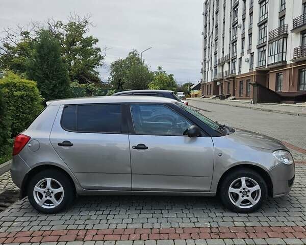 Сірий Шкода Фабія, об'ємом двигуна 1.42 л та пробігом 163 тис. км за 5100 $, фото 1 на Automoto.ua