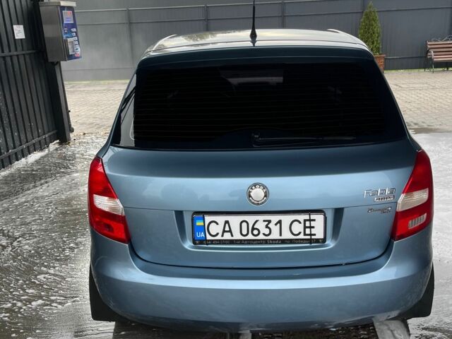 Серый Шкода Фабия, объемом двигателя 1.2 л и пробегом 204 тыс. км за 4100 $, фото 2 на Automoto.ua