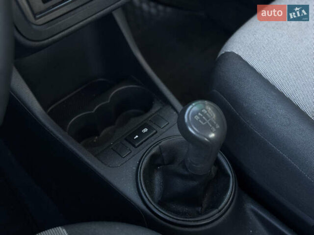 Шкода Фабия 2010 в Киеве на Automoto.ua Серый Шкода Фабия, объемом двигателя 1.2 л и пробегом 146 тыс. км за 4250 $, фото 16 на Automoto.ua