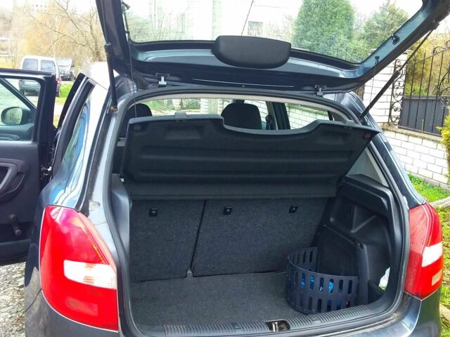 Шкода Фабия 2010 в Пятихатках на Automoto.ua Серый Шкода Фабия, объемом двигателя 1.4 л и пробегом 236 тыс. км за 5250 $, фото 4 на Automoto.ua