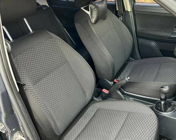 Сірий Шкода Фабія, об'ємом двигуна 1.2 л та пробігом 184 тис. км за 4999 $, фото 23 на Automoto.ua